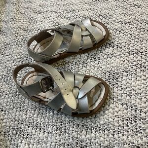 Saltwater sandals for little girls